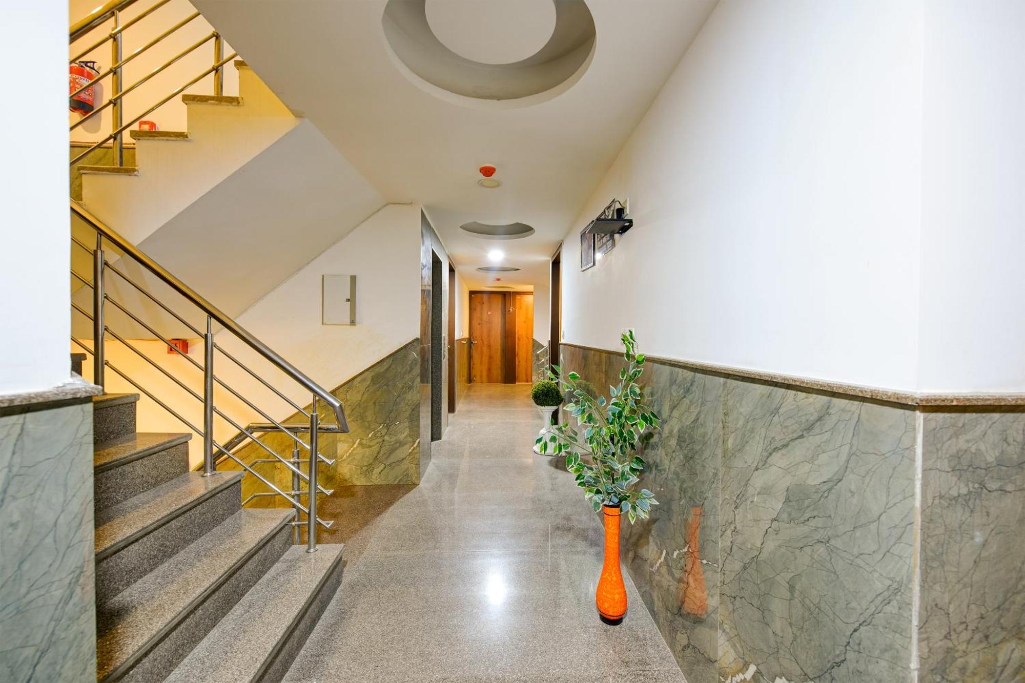 Hotel Grand Qubic Near Delhi Airport New Delhi Extérieur photo