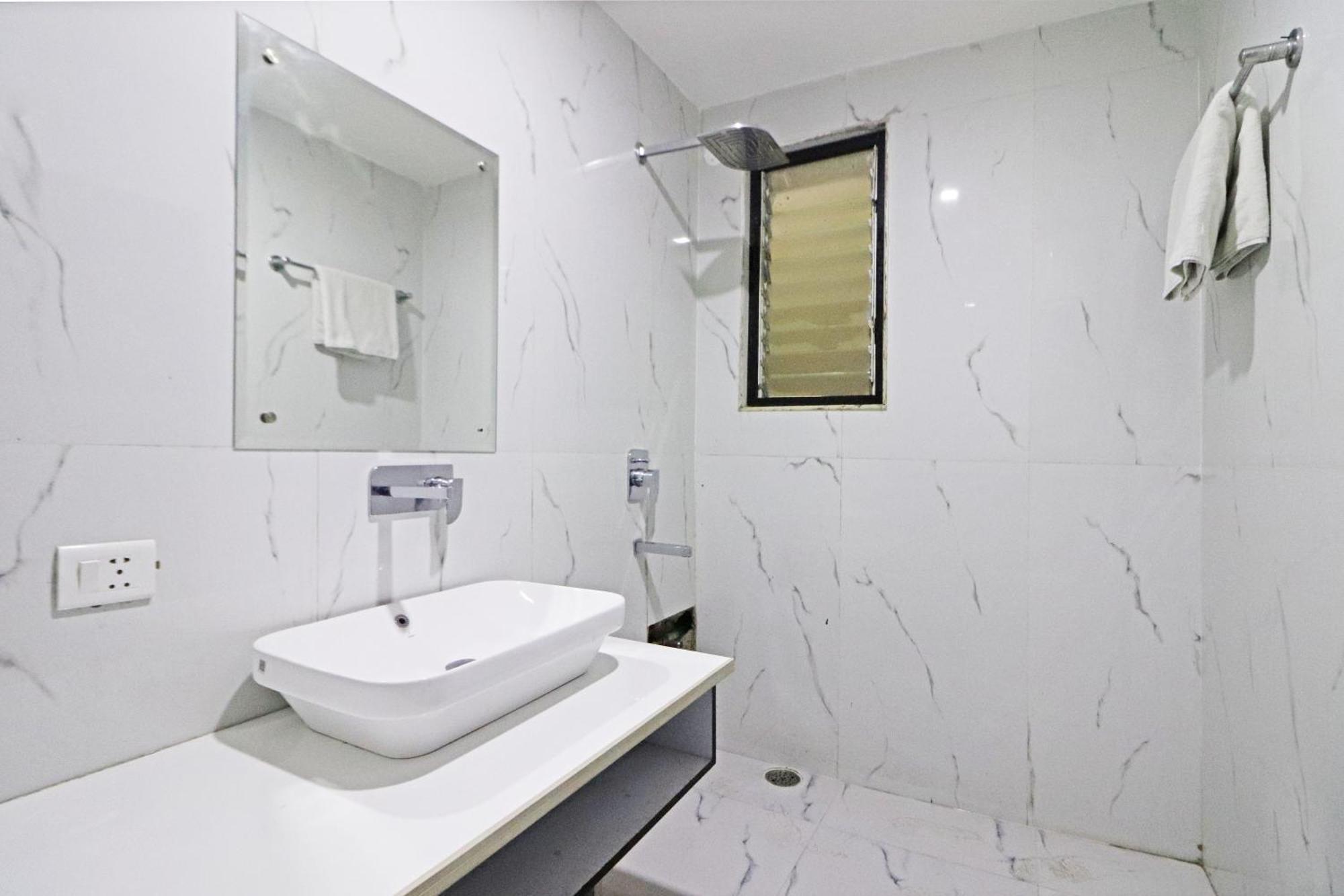 Hotel Grand Qubic Near Delhi Airport New Delhi Extérieur photo
