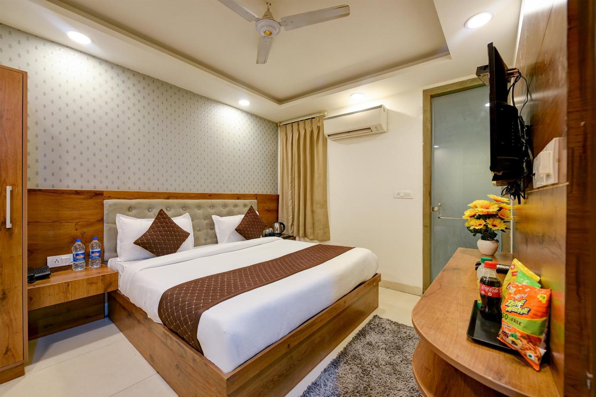 Hotel Grand Qubic Near Delhi Airport New Delhi Extérieur photo